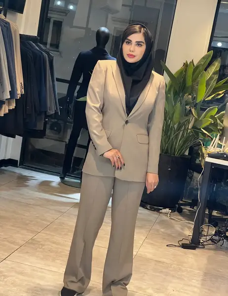 عکس مدل مانتو اداری با پارچه شانتون