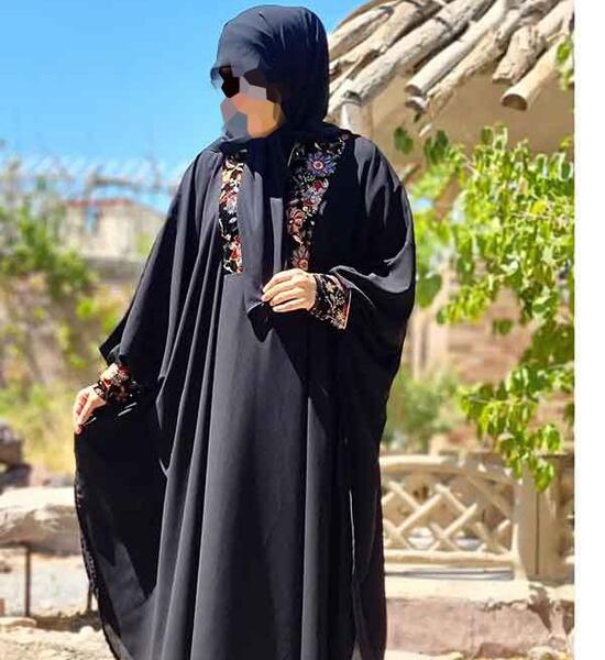 عکس مدل مانتو عبایی مجلسی مشکی دخترانه جدید