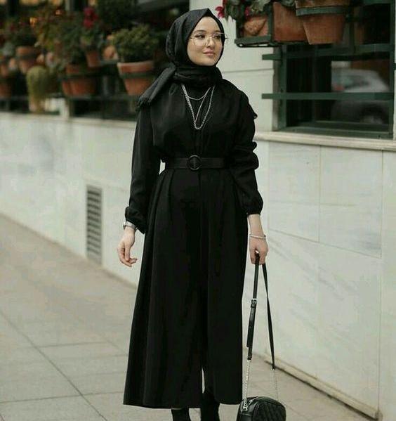 عکس مدل مانتو مشکی جدید ساده کوتاه دخترانه