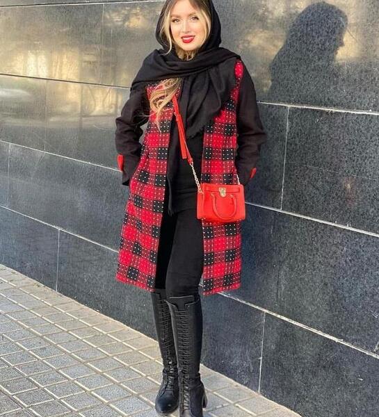 عکس دختر مانتو جلو باز