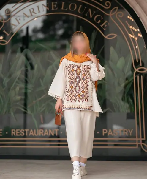 عکس مانتو سنتی کوتاه
