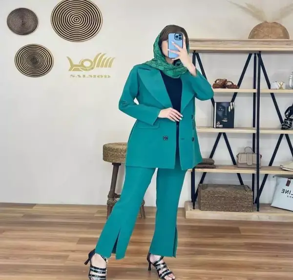عکس مانتو سبز کم رنگ