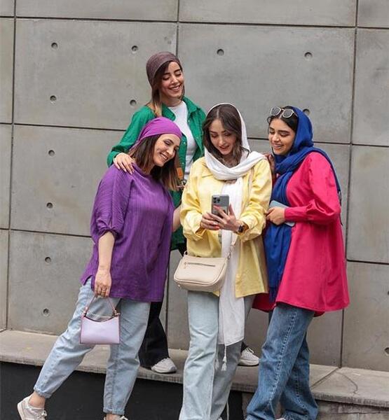 عکس مانتو سبز با شلوار سفید