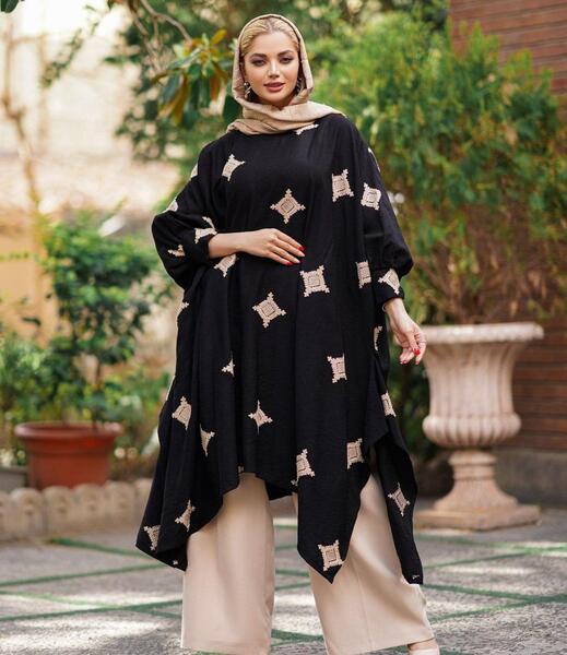 عکس مانتو مشکی بلند جلو بسته