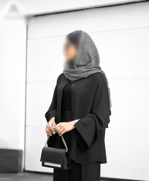 عکس مدل مانتو جدید مشکی کوتاه