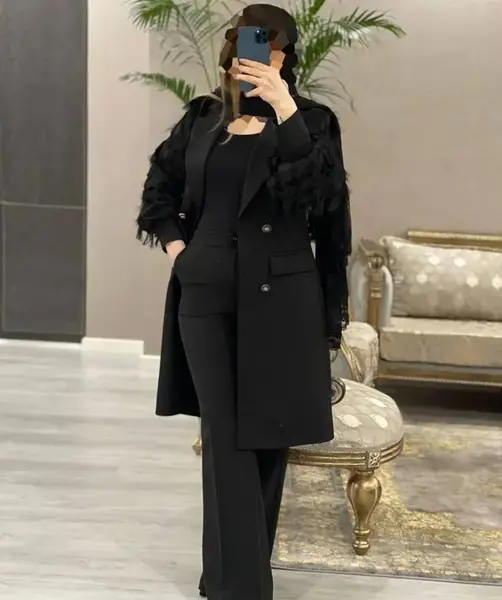 عکس مدل مانتو جدید مشکی ۱۴۰۳
