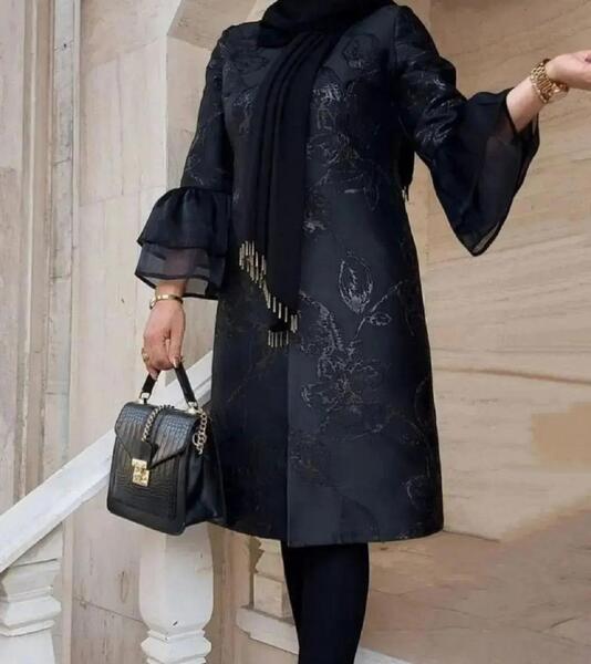 عکس مدل مانتو جدید ۱۴۰۲ مشکی مجلسی