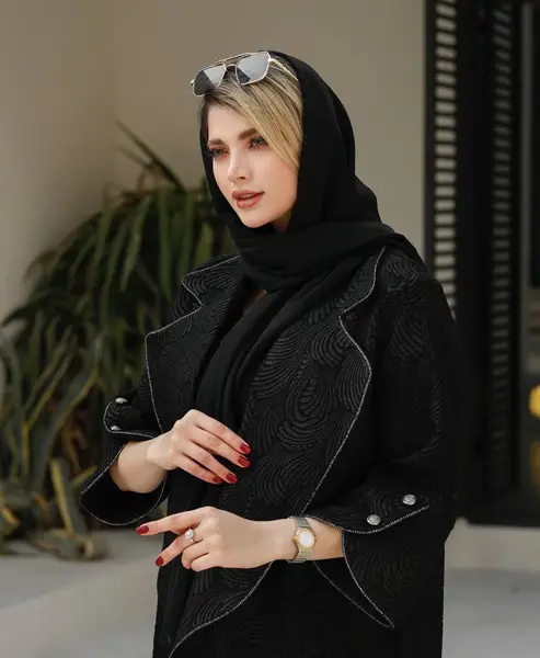عکس مدل مانتو مجلسی مشکی جدید همین ماه