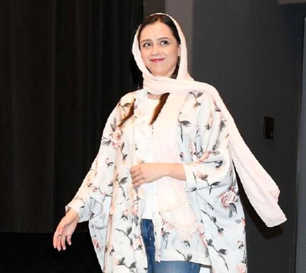 عکس دختر ایرانی با مانتو جلو باز