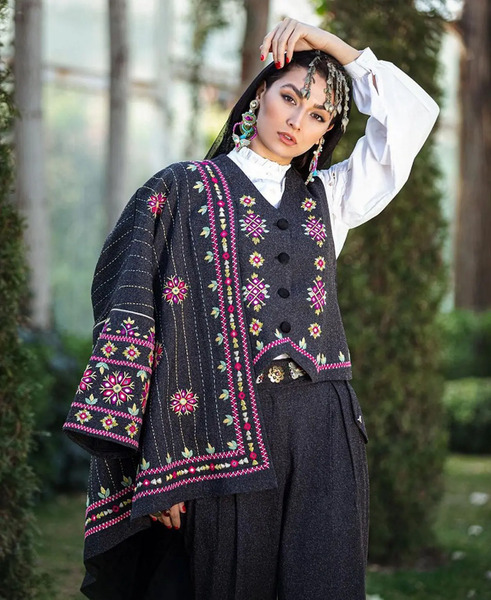 عکس مدل مانتو جدید مخمل سوزندوزی