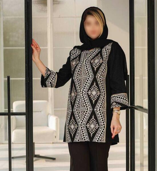 عکس مدل مانتو شیک و باکلاس ساده۱۴۰۳ جدید
