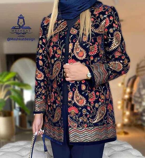 عکس مدل مانتو شیک و باکلاس ساده۱۴۰۳ جدید
