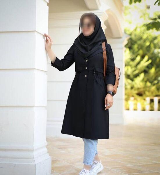 عکس مانتو مشکی بلند دکمه دار