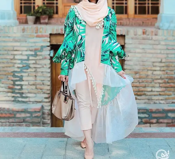 عکس مانتو با پارچه نخی گلدار