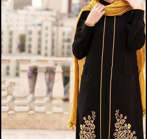 عکس مانتو مشکی طلایی
