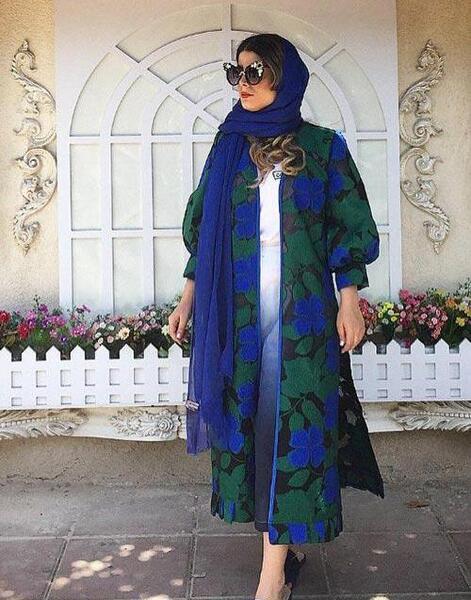 عکس مدل مانتو بلند جلو باز