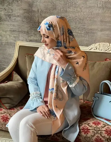 عکس مانتو آبی آسمانی