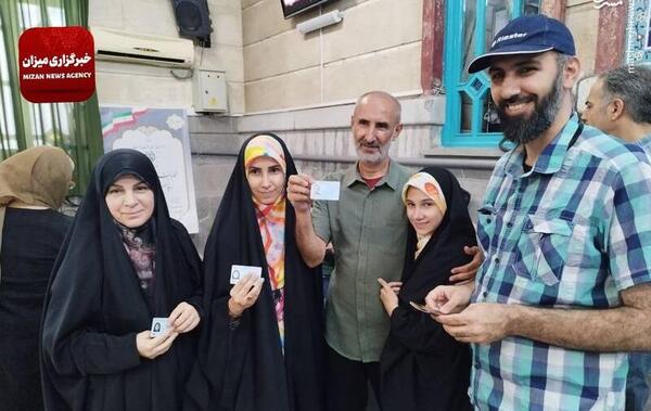 عکس صادق زیبا کلام و حمید نوری