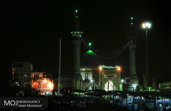 عکس امامزاده صالح در شب