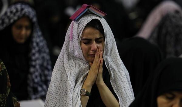 عکس امامزاده صالح در شب