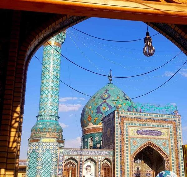 عکس امامزاده صالح در شب