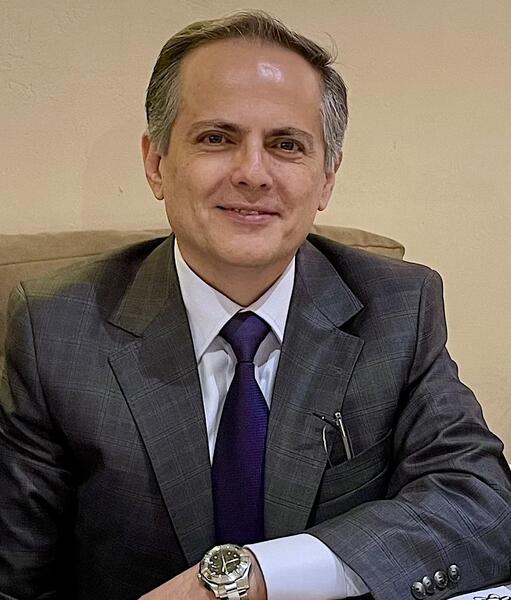 عکس دکتر حسین صباغ