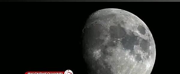 عکس برخورد شهاب سنگ به ماه