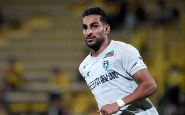 عکس شهاب زاهدی با پیراهن پرسپولیس