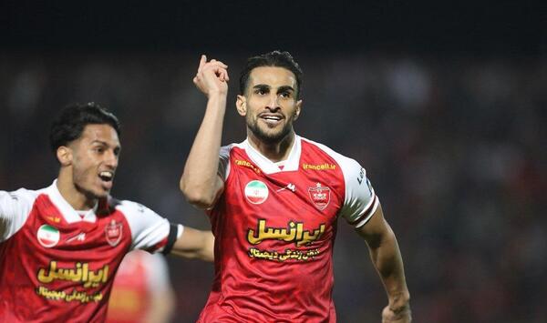عکس شهاب زاهدی با پیراهن پرسپولیس