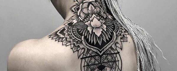 عکس تاتو شاهین پشت کمر