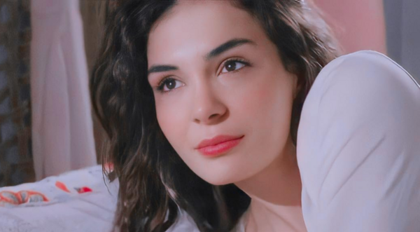 عکس ابرو شاهین با همسرش