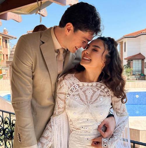 عکس ابرو شاهین با همسرش