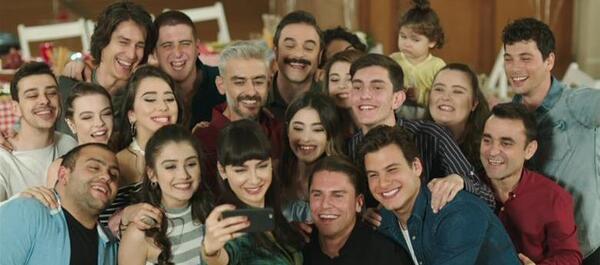 عکس بازیگران فیلم زندگی شیرین