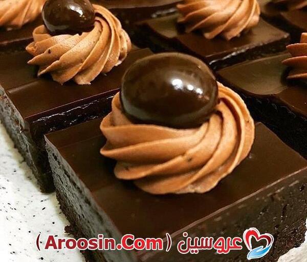 عکس شیرینی خامه ای در جعبه