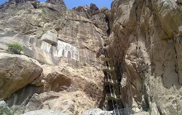 عکس شیرین و فرهاد روی کوه