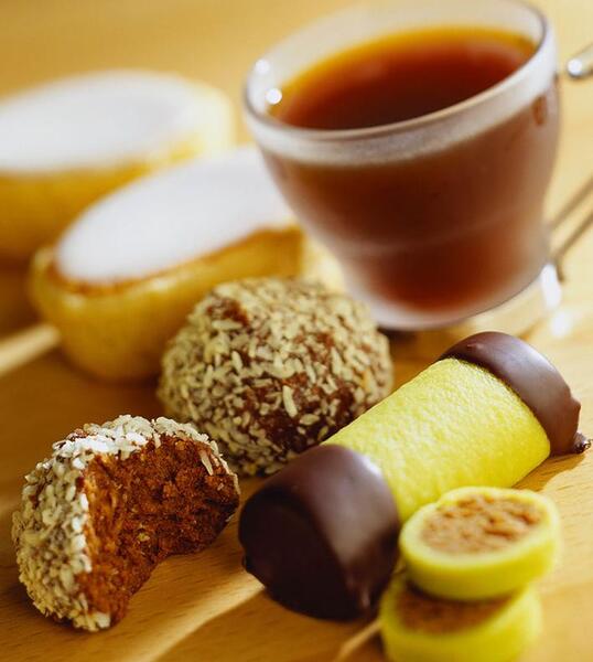 عکس چایی و شیرینی