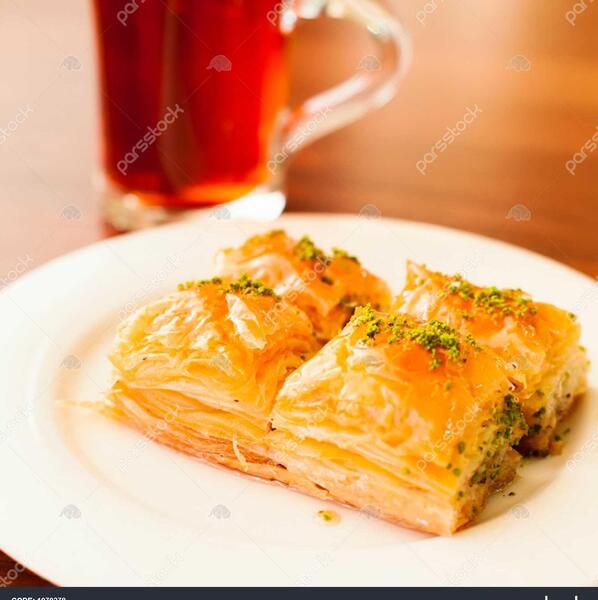 عکس چایی و شیرینی