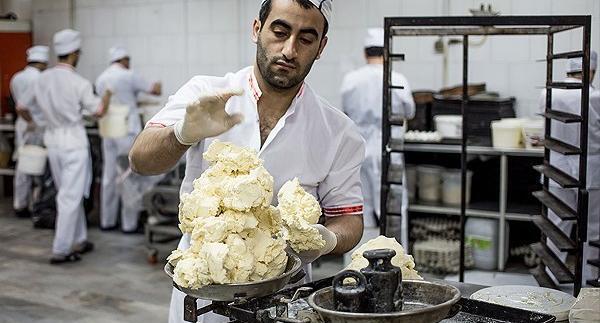 عکس از شیرینی پزی