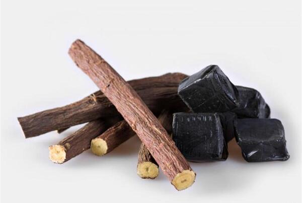 عکس گیاه شیرین بیان خشک شده
