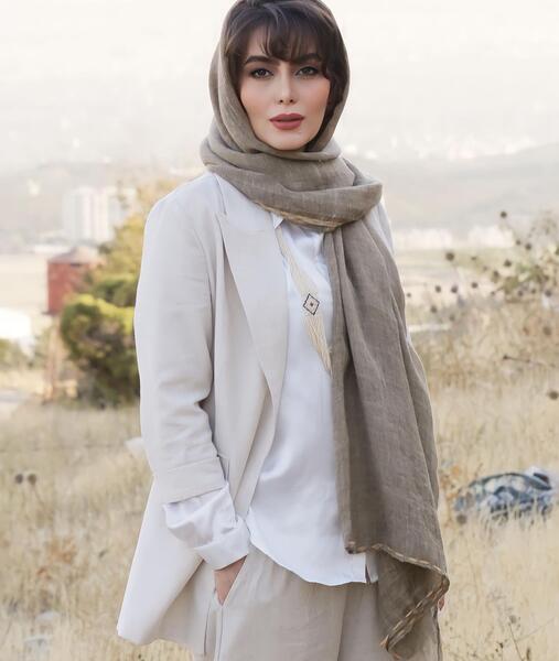 عکس بازیگر شیرین در نون خ