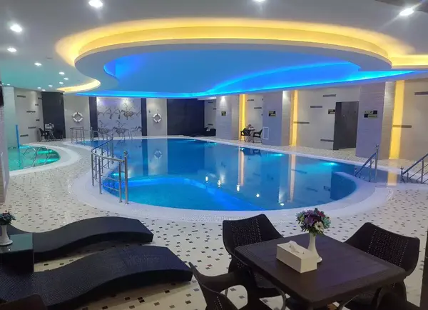 عکس استخر هتل شایان کیش