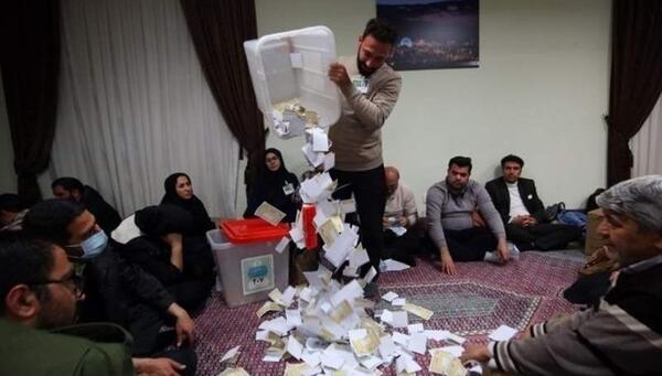 عکس سینا فرحی و عاطفه