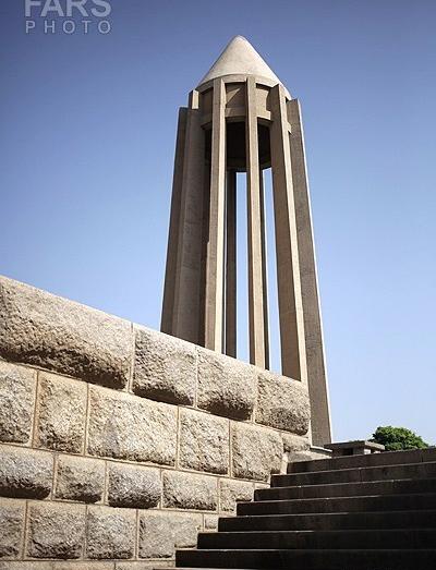 عکس آرامگاه ابو علی سینا