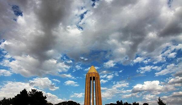 عکس آرامگاه بوعلی سینا در همدان