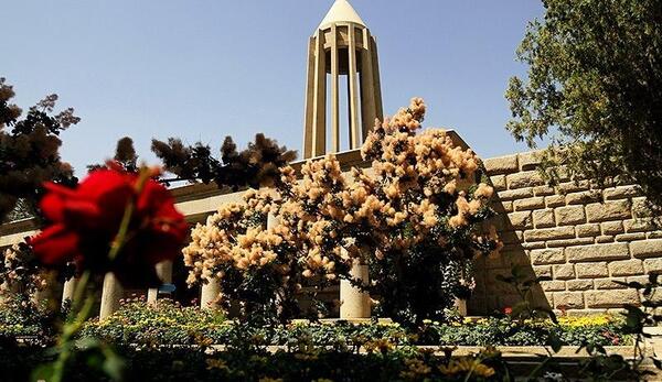 عکس آرامگاه بوعلی سینا در همدان