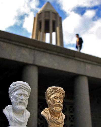 عکس آرامگاه بوعلی سینا
