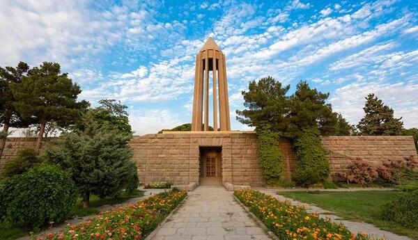 عکس آرامگاه بوعلی سینا