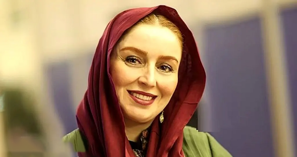 عکس سام درخشانی در قهوه پدری