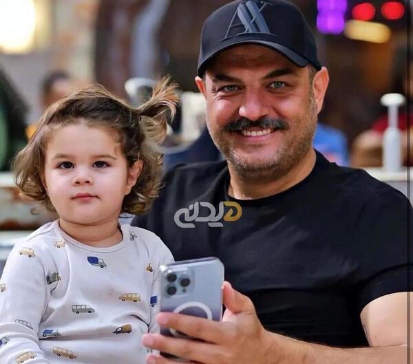 عکس سام درخشانی و همسر و فرزندش