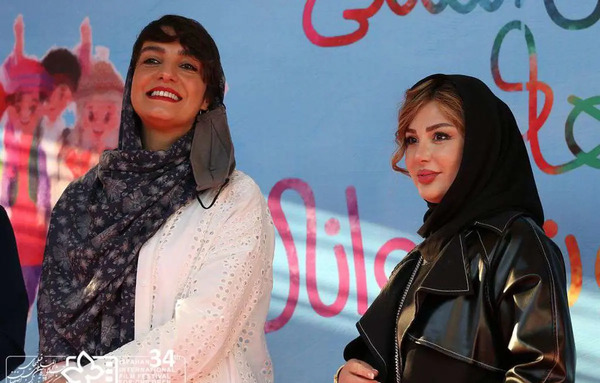 عکس ساناز نادری در شهر گربه ها